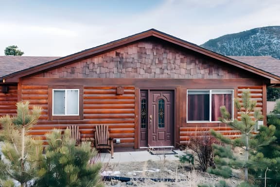 Longs Peak Lodge